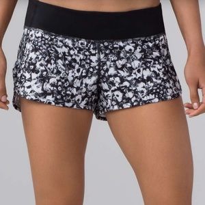 Lulu lemon script shorts